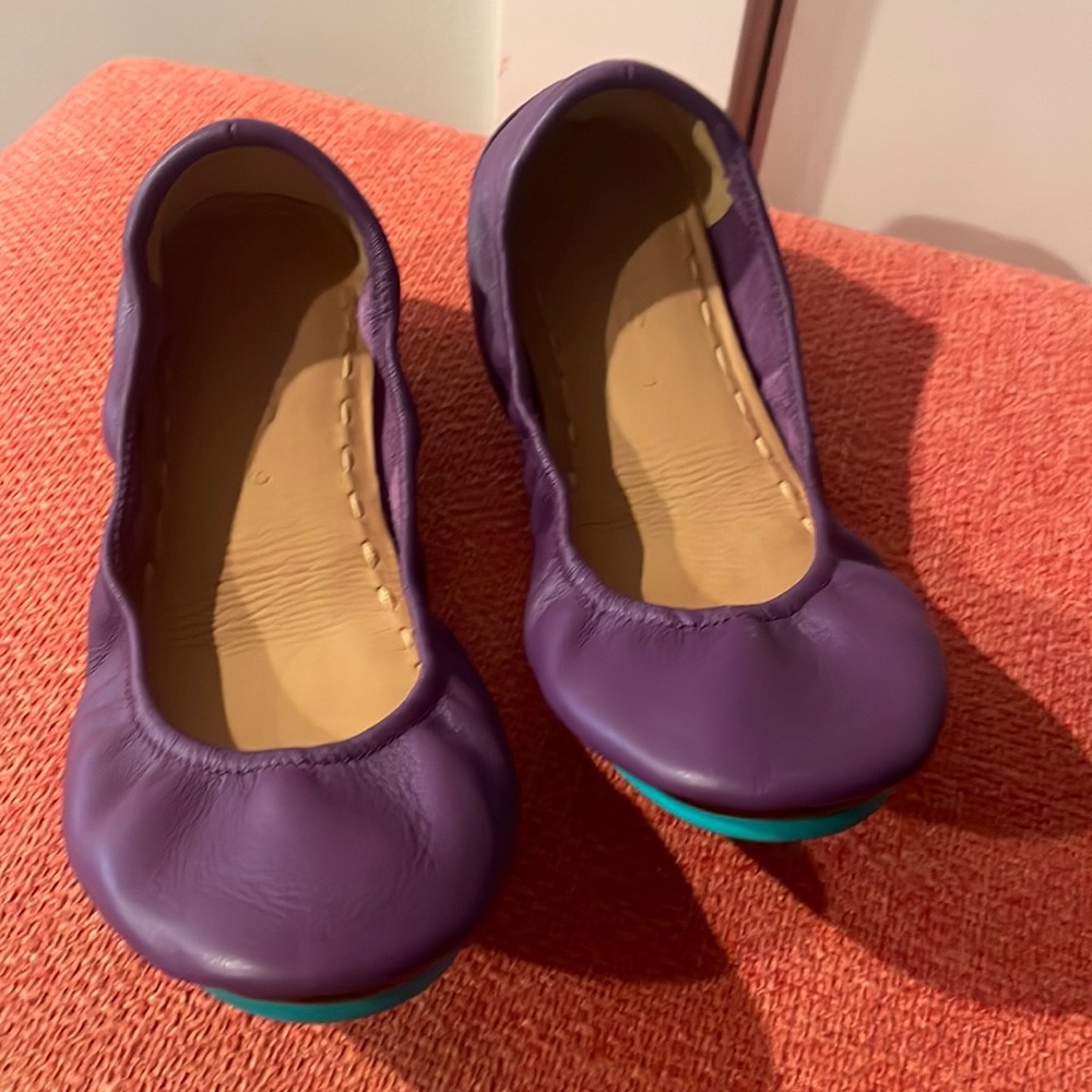 Tieks- worn 1 time